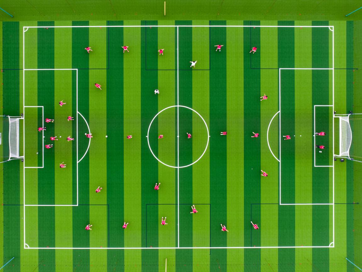 爱游戏体育官网-曼联再度告负：客场遭遇挫折，排名下滑